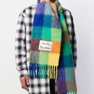 ACNE scarf